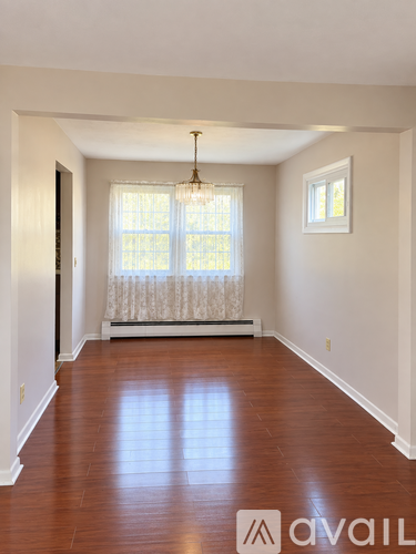 1516 Elmwood Avenue 3 Beds Single Family Home for Rent - Photo gallery 3