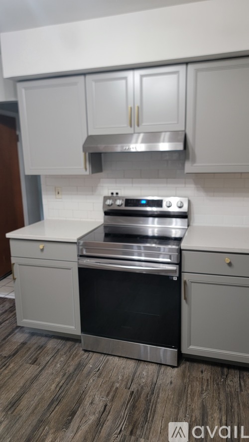 9817 Worrell Avenue 4 Beds Single Family Home for Rent - Photo gallery 3
