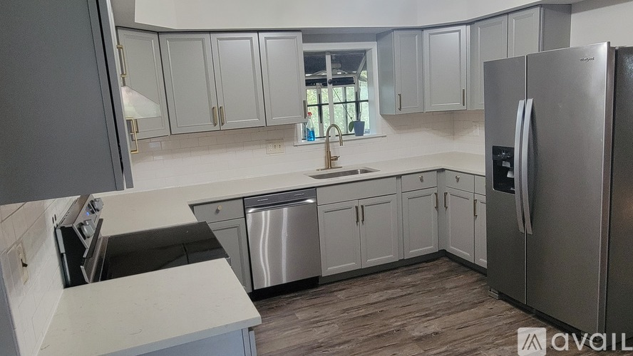 9817 Worrell Avenue 4 Beds Single Family Home for Rent - Photo gallery 4