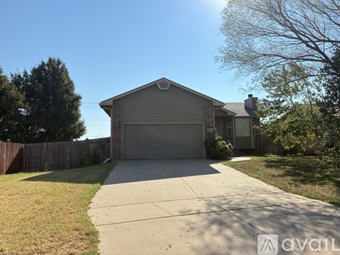 5122 North Blackhawk Street 5 Beds Apartment for Rent