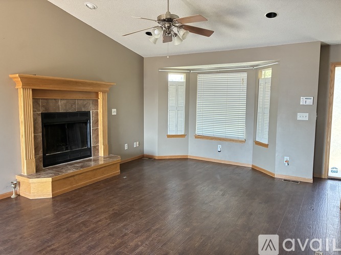 5122 North Blackhawk Street 5 Beds Single Family Home for Rent - Photo gallery 4
