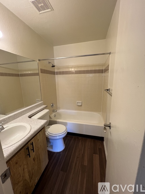 6450 East Golf Links Road 1 Apartment for Rent - Photo gallery 2