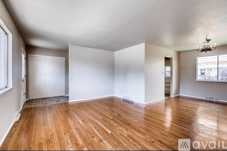 2223 Northglen Dr 4 Beds Single Family Home for Rent - Photo gallery 4