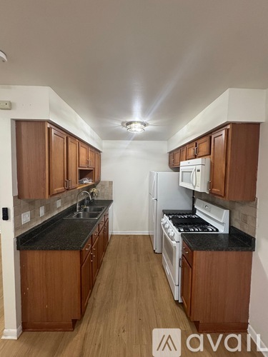 883 Wellington Ave 3 Beds Condo for Rent - Photo gallery 3