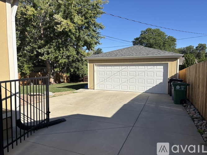 5231 East Asbury Avenue 4 Beds Single Family Home for Rent - Photo gallery 2