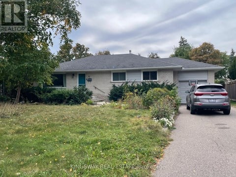 16 PLAINSMAN ROAD 4 Beds Apartment for Rent