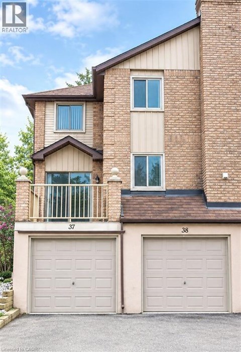 38 ELORA Drive Unit# 38 3 Beds Apartment for Rent