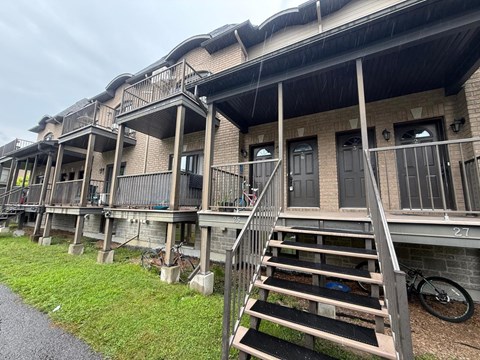 25 Rue Arthur-Graveline, #3 2 Beds Apartment for Rent