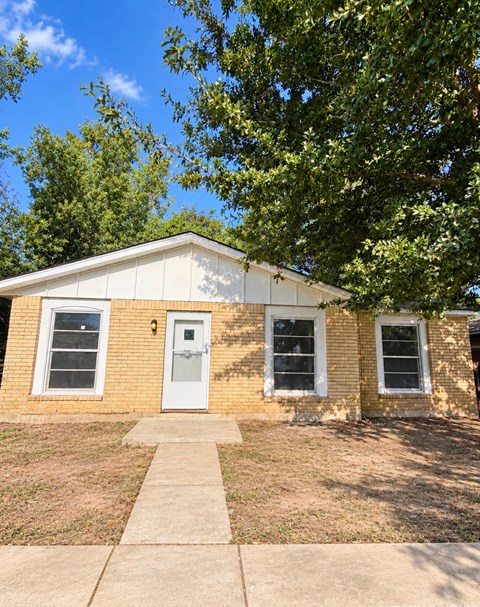 125 Town Homes Dr. 4 Beds Apartment for Rent