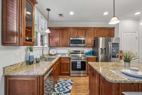 718 4Th Avenue North 2 Beds Apartment for Rent