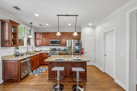 718 4Th Avenue North 2 Beds Apartment for Rent