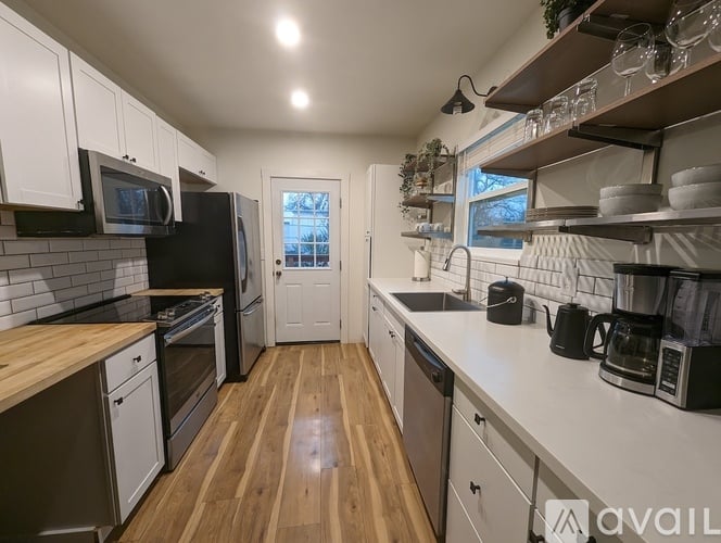Highland & Placer St. 2 Beds Single Family Home for Rent - Photo gallery 3