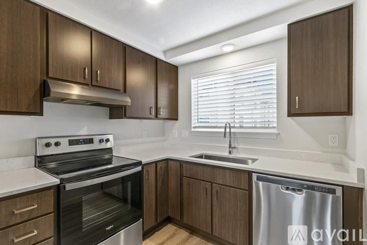 304 E RR Ave 2 Beds Apartment for Rent - Photo gallery 3