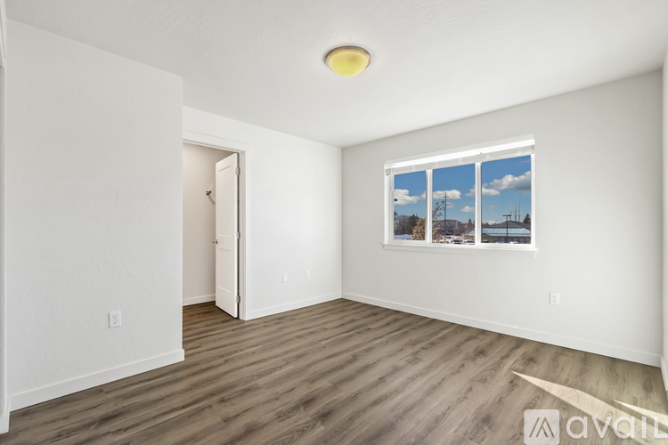 304 E RR Ave 2 Beds Apartment for Rent - Photo gallery 5