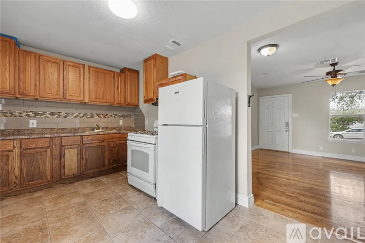 1705 Sycamore Place 3 Beds Single Family Home for Rent - Photo gallery 2