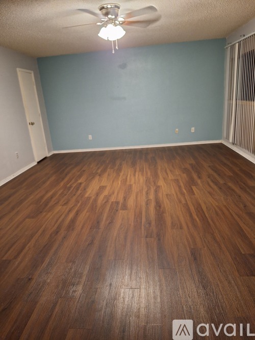 8119 Stagwood Hill 4 Beds Single Family Home for Rent - Photo gallery 3
