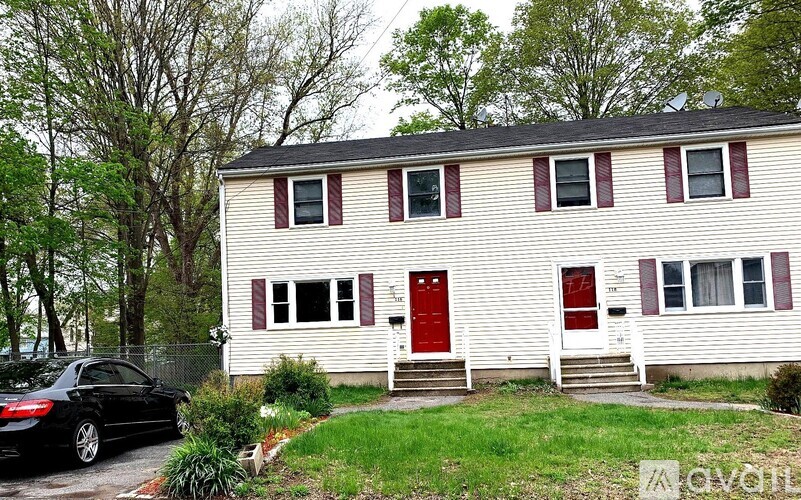 118 Central Street 3 Beds Single Family Home for Rent - Photo gallery 1
