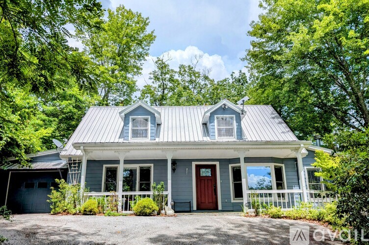 524 Stornoway Dr 5 Beds Single Family Home for Rent - Photo gallery 2