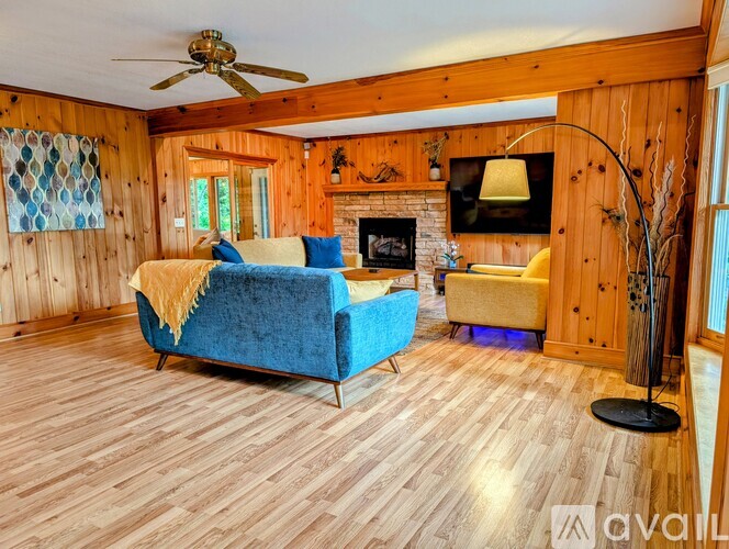 524 Stornoway Dr 5 Beds Single Family Home for Rent - Photo gallery 5