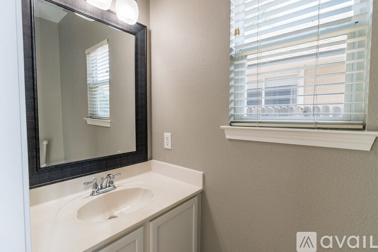 20607 Gathering Oak 3 Beds Single Family Home for Rent - Photo gallery 5