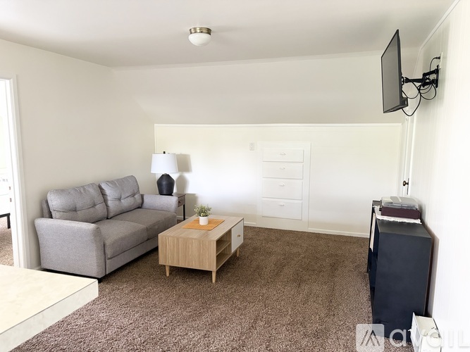410 W Pear St 1 Apartment for Rent - Photo gallery 5