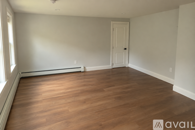 34 Waverly Street 2 Beds Single Family Home for Rent - Photo gallery 3
