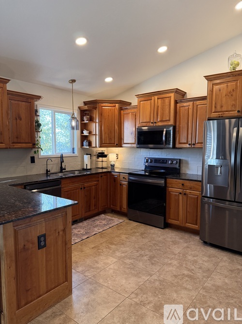 598 Palace Pkwy 5 Beds Single Family Home for Rent - Photo gallery 4