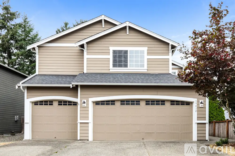 19411 90th Ave Ct E 4 Beds Single Family Home for Rent - Photo gallery 1