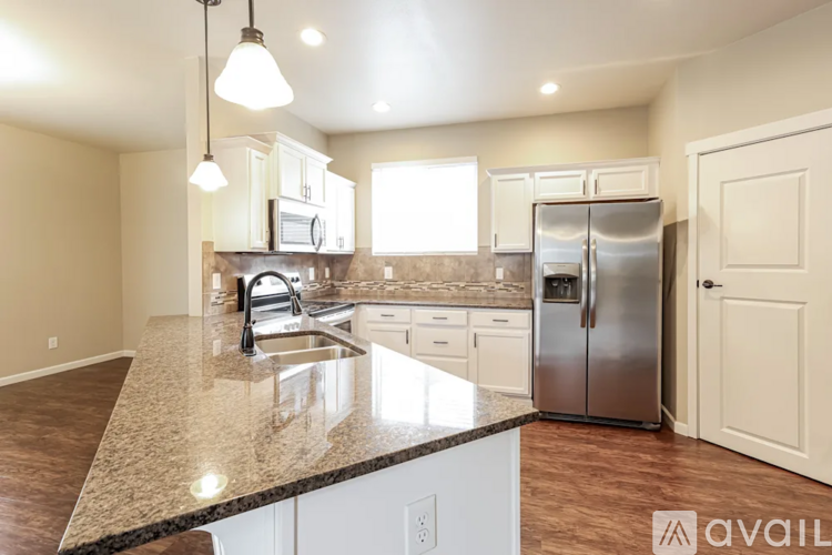 19411 90th Ave Ct E 4 Beds Single Family Home for Rent - Photo gallery 2