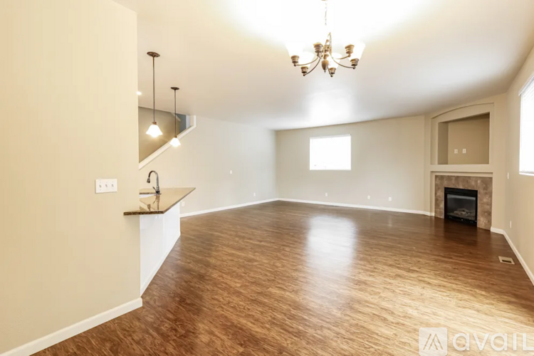 19411 90th Ave Ct E 4 Beds Single Family Home for Rent - Photo gallery 4