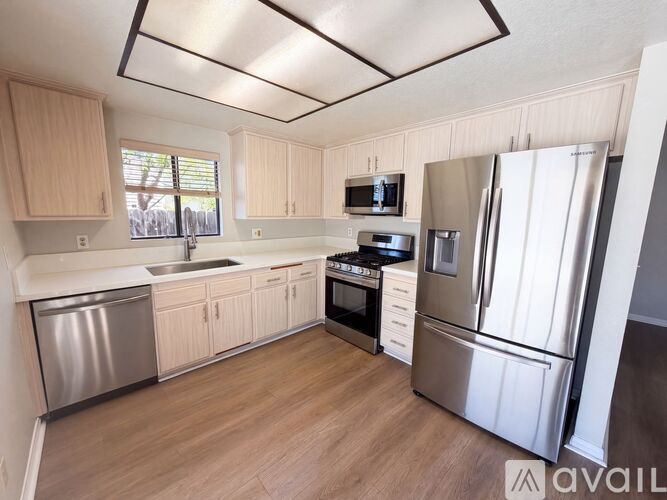 25432 Pistache Ct 4 Beds Single Family Home for Rent - Photo gallery 3