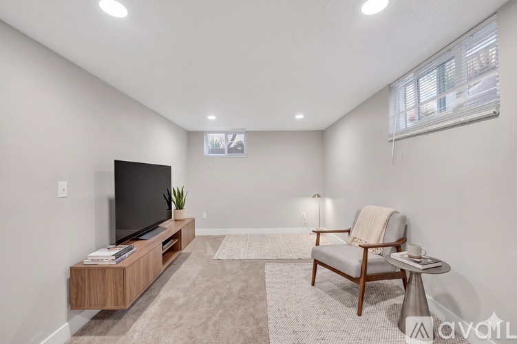 7879 Oak St 2 Beds Apartment for Rent - Photo gallery 5
