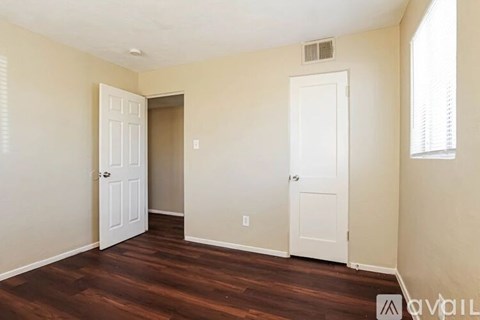 110 Englewood Ave 3 Beds Apartment for Rent