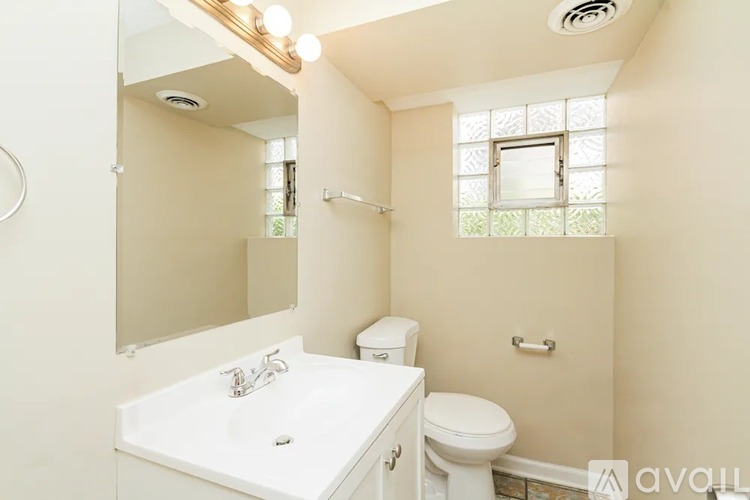 110 Englewood Ave 3 Beds Single Family Home for Rent - Photo gallery 4