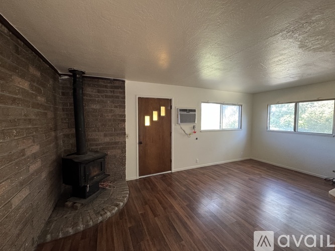 14690 Tuolumne Rd 2 Beds Apartment for Rent - Photo gallery 1
