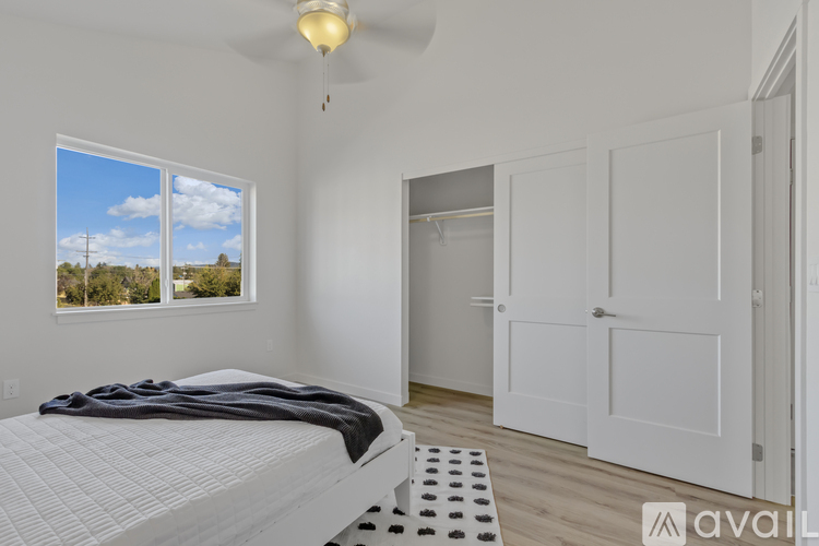306 E RR Ave 2 Beds Apartment for Rent - Photo gallery 1