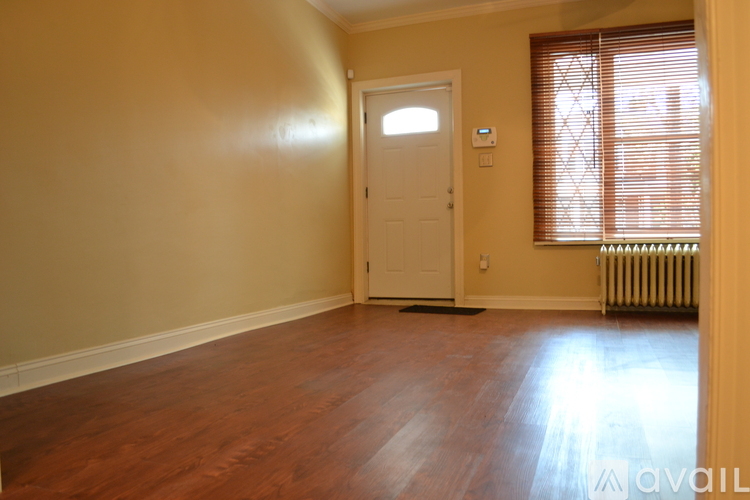 5755 Larchwood Ave 4 Beds Single Family Home for Rent - Photo gallery 3