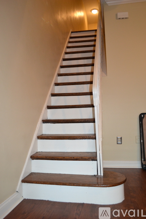 5755 Larchwood Ave 4 Beds Single Family Home for Rent - Photo gallery 4
