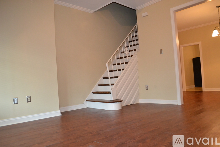 5755 Larchwood Ave 4 Beds Single Family Home for Rent - Photo gallery 5