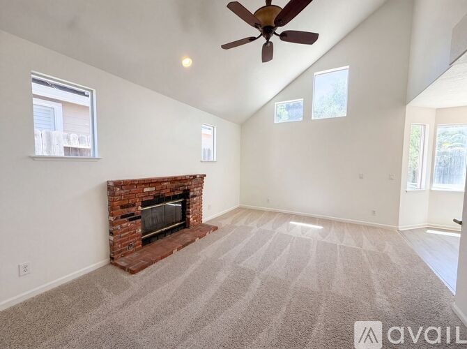 4712 Wildflower Ln 4 Beds Single Family Home for Rent - Photo gallery 4