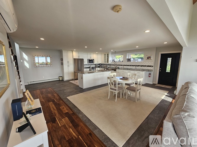 556 East Shore Road 1 Single Family Home for Rent - Photo gallery 4