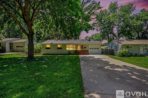 7110 Santa Fe Drive 3 Beds Apartment for Rent