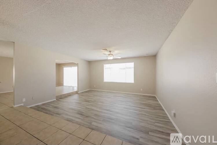 4549 W Seldon Ln 3 Beds Single Family Home for Rent - Photo gallery 3