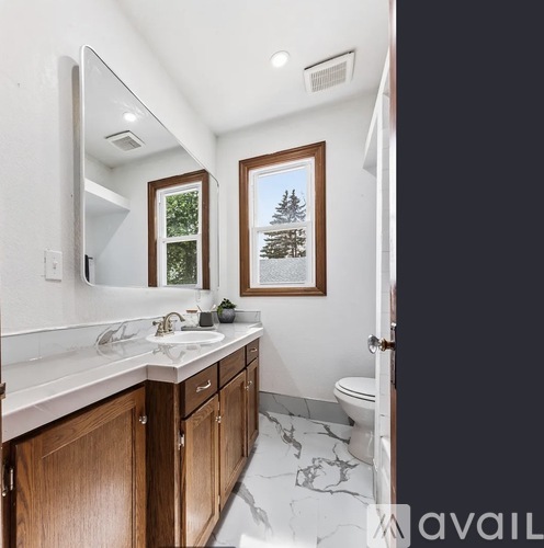 202 N Molley St 3 Beds Single Family Home for Rent - Photo gallery 1