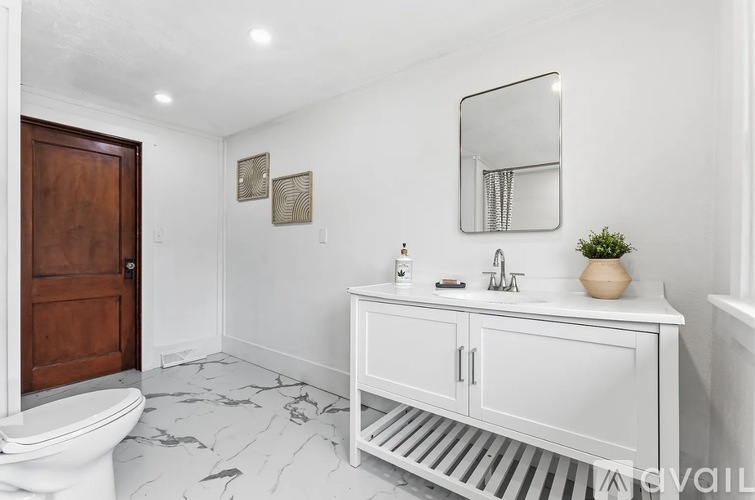 202 N Molley St 3 Beds Single Family Home for Rent - Photo gallery 3