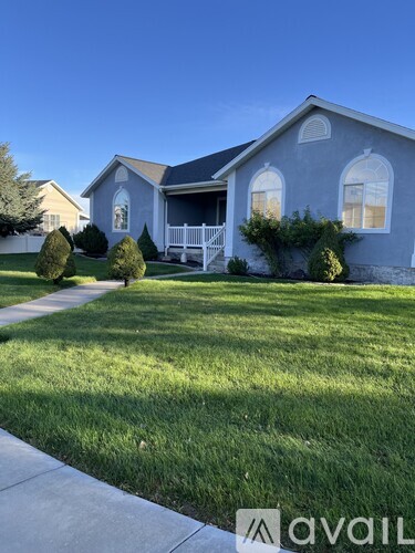 1517 E Falcon Ln 5 Beds Single Family Home for Rent - Photo gallery 1