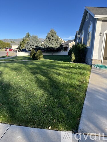 1517 E Falcon Ln 5 Beds Single Family Home for Rent - Photo gallery 4