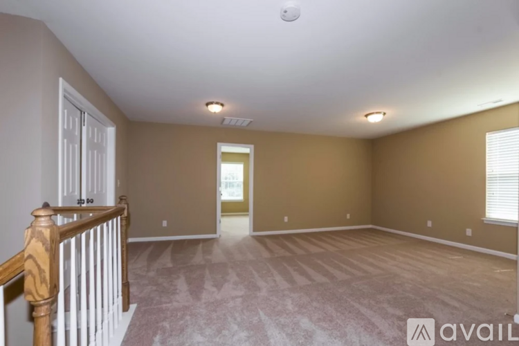 8022 Grove Hall Ave 4 Beds Single Family Home for Rent - Photo gallery 3