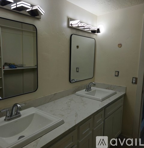1285 East Hemingway Drive 3 Beds Apartment for Rent