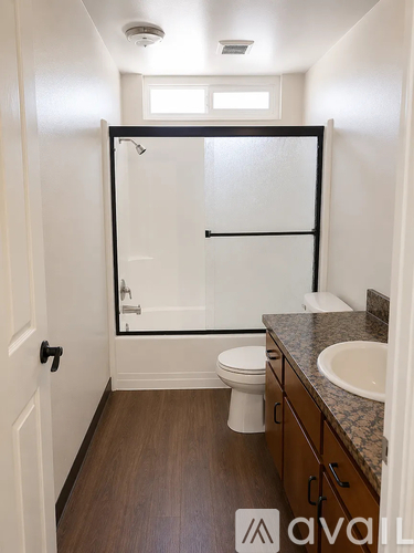 325 North Chapel Avenue 2 Beds Apartment for Rent - Photo gallery 4